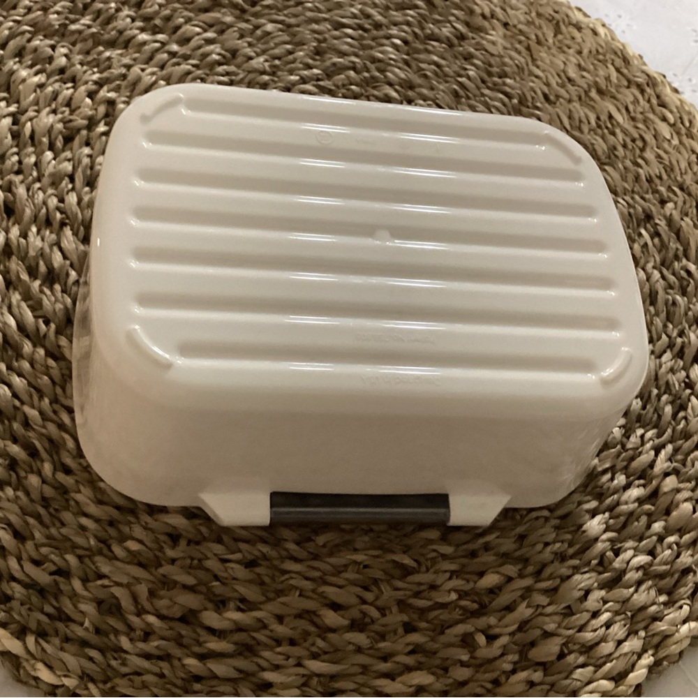 Cream and Black Food Storage Containers - Picture 9 of 9